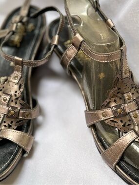 Reiker Women’s Metallic  bronze T-Strap Laser-Cut Sandals